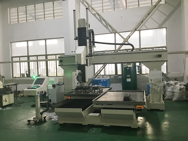 五軸數(shù)控加工中心在汽車模具加工領(lǐng)域的優(yōu)勢，您知道嗎？